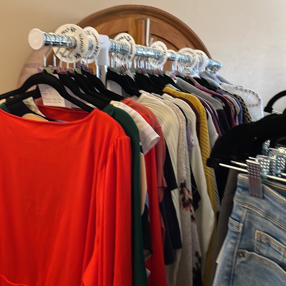 RooRoosCloset - Like this listing to see when I go live!! Going live 07/31/25! - Picture 4 of 7